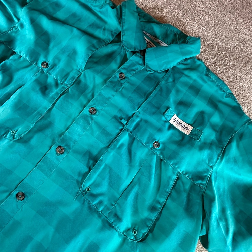 Magellan men’s green fishing shirt sz XL